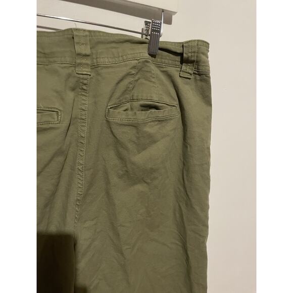A New Day Womens Cropped Pants Green Flat Front Pockets Stretch 14 - Picture 7 of 7